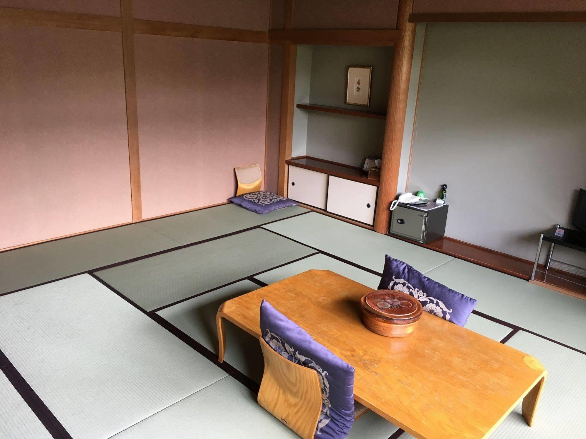 Enokiya Ryokan Yufu Exterior photo